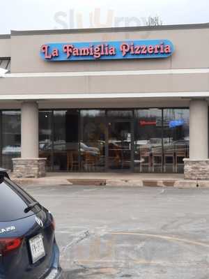 La Famiglia Pizzeria