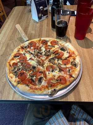 La Famiglia Pizzeria