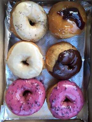Nana's Donuts