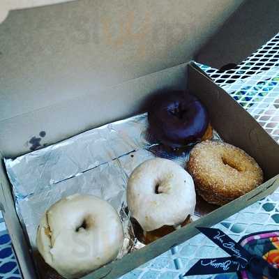 Nana's Donuts