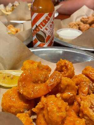 Hooters