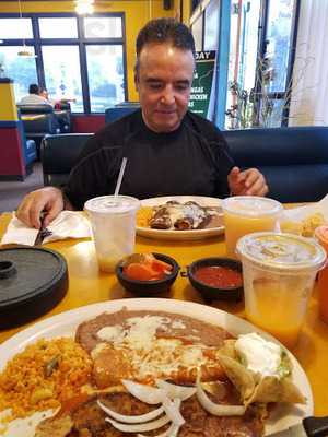 Restaurant Vallarta Mexican & Seafood