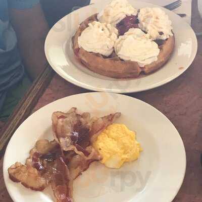 Zippy’s Koko Marina