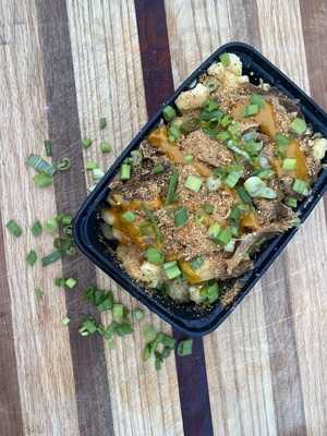 Macarollin' Food Truck