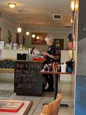 Roni's Cafe