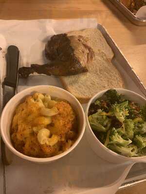 Martin's Bar-b-que Joint - Photo 8