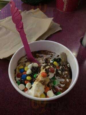 Menchies Frozen Yogurt