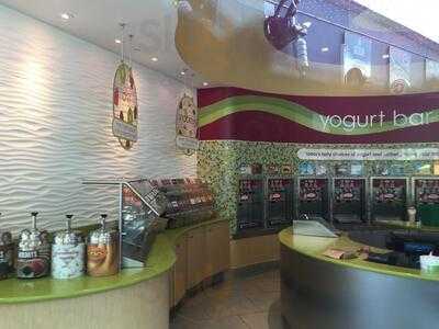 Menchies Frozen Yogurt