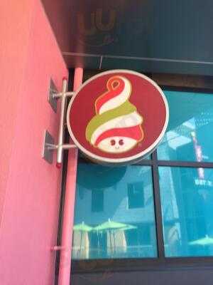 Menchies Frozen Yogurt