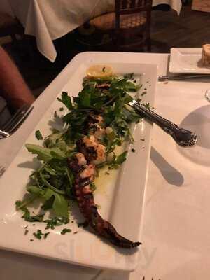 Pietro’s Italian Restaurant And Wine Bar