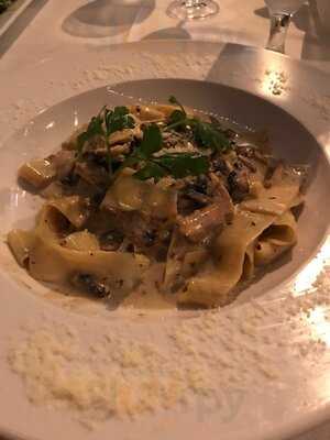 Pietro’s Italian Restaurant And Wine Bar