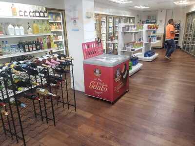 Madra Liquor & Deli Giant Ny Pizza