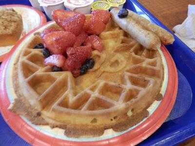 Everything Pop Shopping & Dining