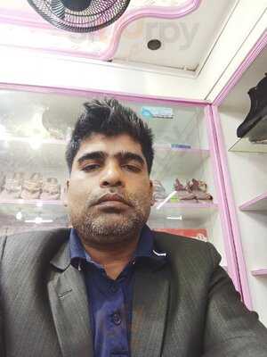 Everything Pop Shopping & Dining