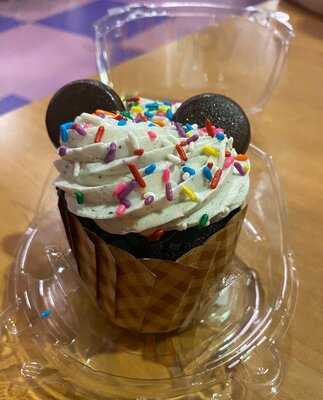 Everything Pop Shopping & Dining