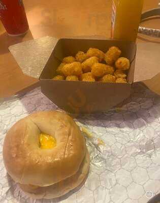 Everything Pop Shopping & Dining