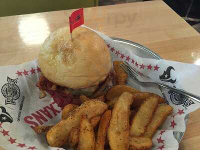 Fuddruckers