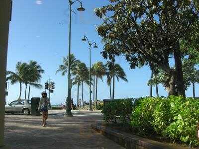 Starbucks, Kapahulu Ave & Mooheau Ave