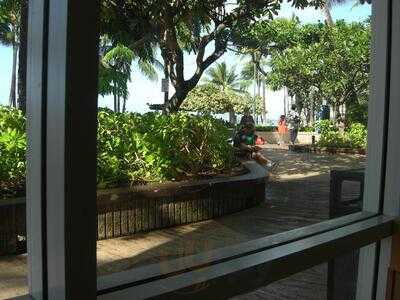 Starbucks, Kapahulu Ave & Mooheau Ave