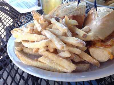 Wall Steet Bar & Grill