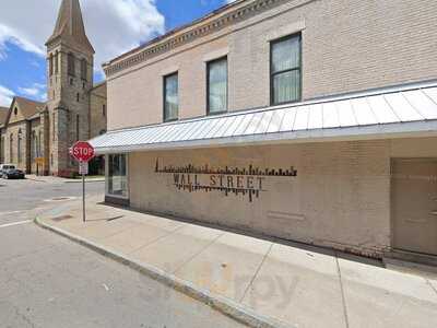 Wall Steet Bar & Grill