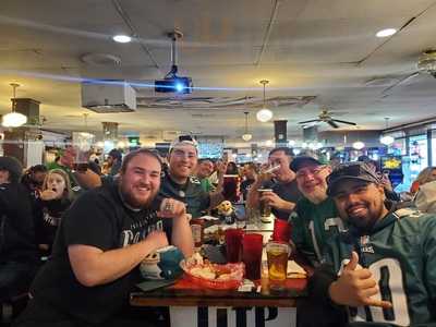 Frankie's Bar & Grill