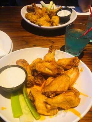 Miller's Ale House - Hunter's Creek