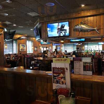 Miller's Ale House - Hunter's Creek