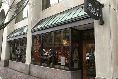 Ludwig's Center Stage Cafe