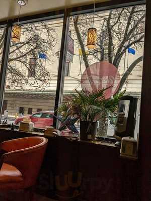 Ludwig's Center Stage Cafe