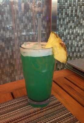 Harry's Poolside Bar & Grill