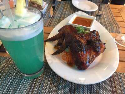 Harry's Poolside Bar & Grill