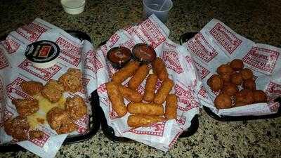 Salvatore's Old Fashioned Pizzeria