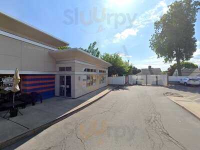 Sultan Restaurant Lebanese & Bakery