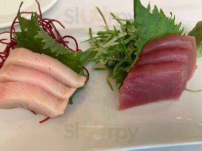 Oudom Thai & Sushi Restaurant