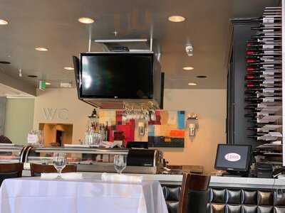 Oudom Thai & Sushi Restaurant