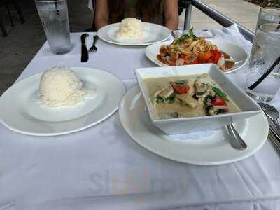 Oudom Thai & Sushi Restaurant