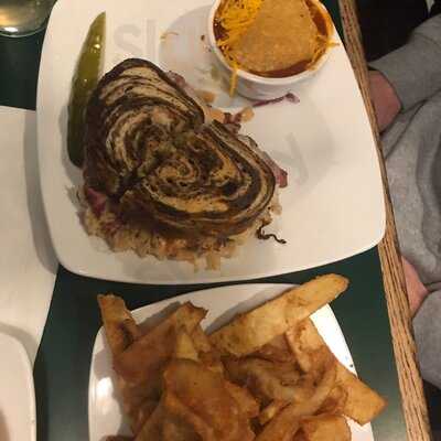 Mac Greggor's Grill & Tap Room