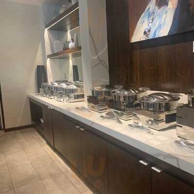 Overture Restaurant & Gallery Lounge