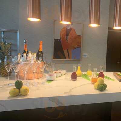 Overture Restaurant & Gallery Lounge