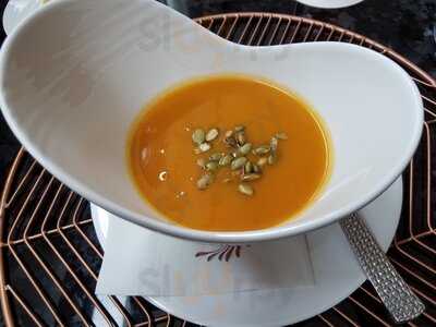 Overture Restaurant & Gallery Lounge