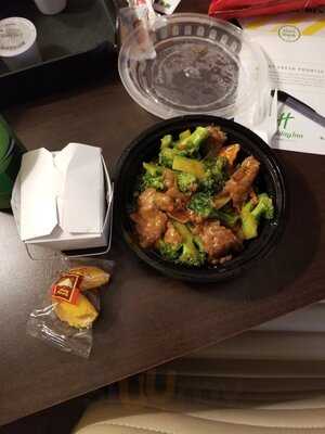 He's Chinese And Japanese Restaurant