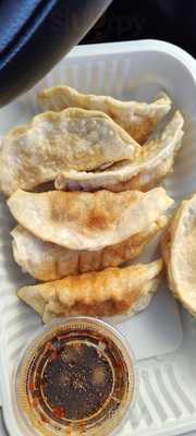 He's Chinese And Japanese Restaurant