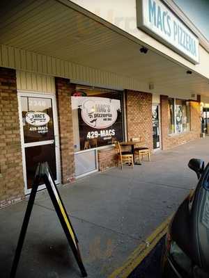 Mac's Pizzeria And Grill