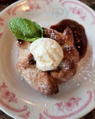 Maggiano's Little Italy