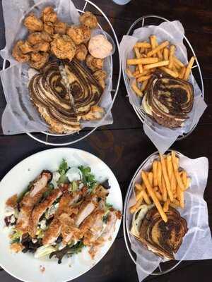 Tarpon Bay Grill & Tiki Bar