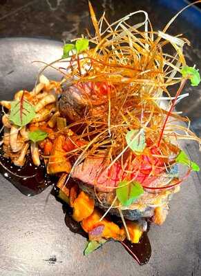 Wink Wink Modern Lounge