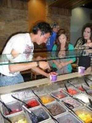 Summersweet Frozen Yogurt Cafe