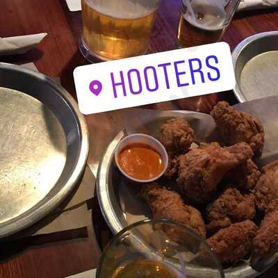 Hooters