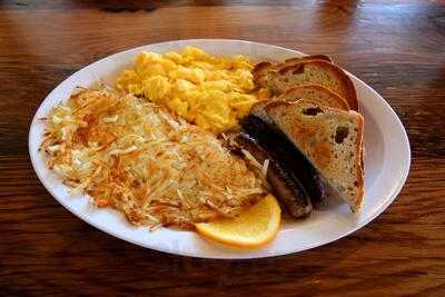 The Nosh Cafe And Bagelry